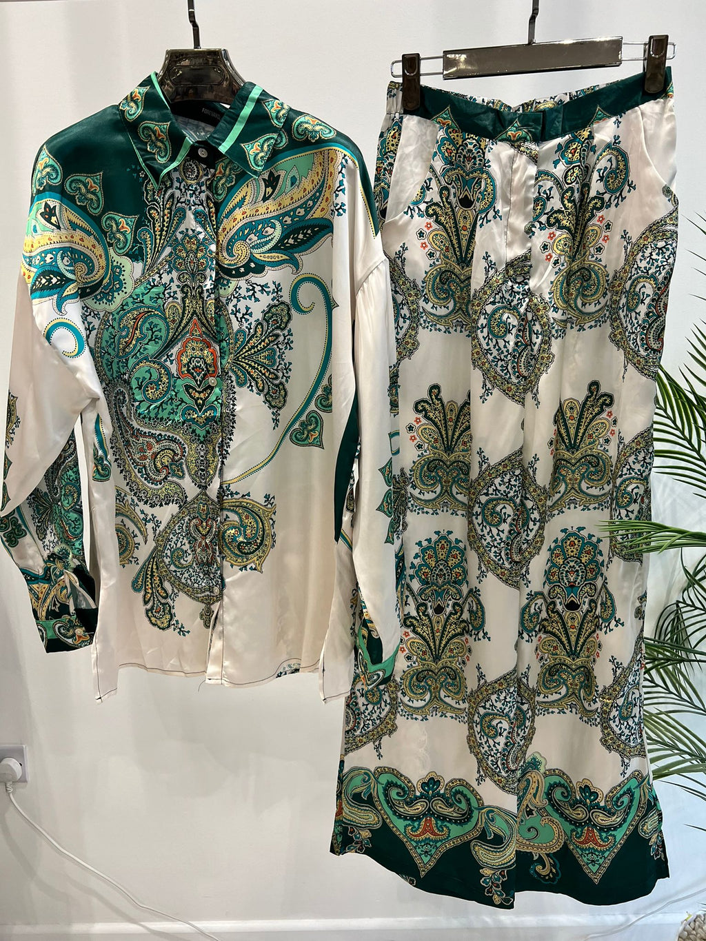 LADIES PRINTED SILKY SATIN SUIT